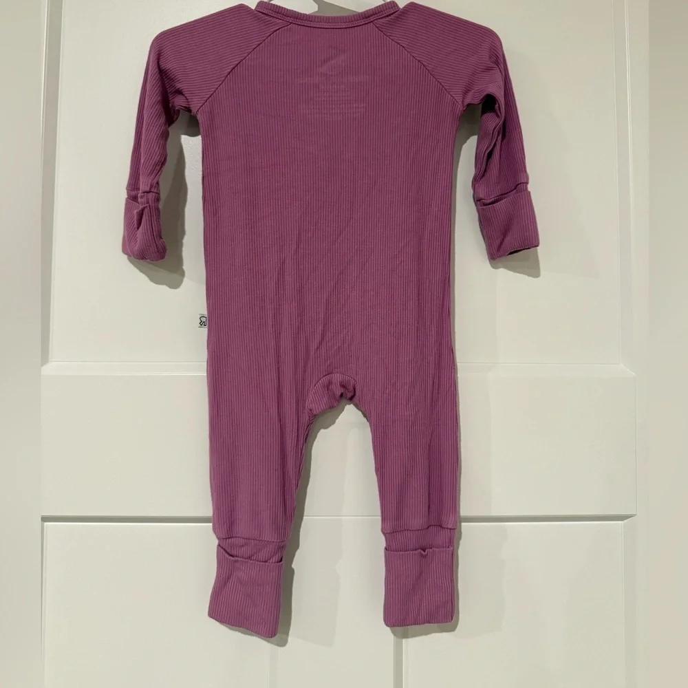 Bamboo zippy in ribbed purple fabric